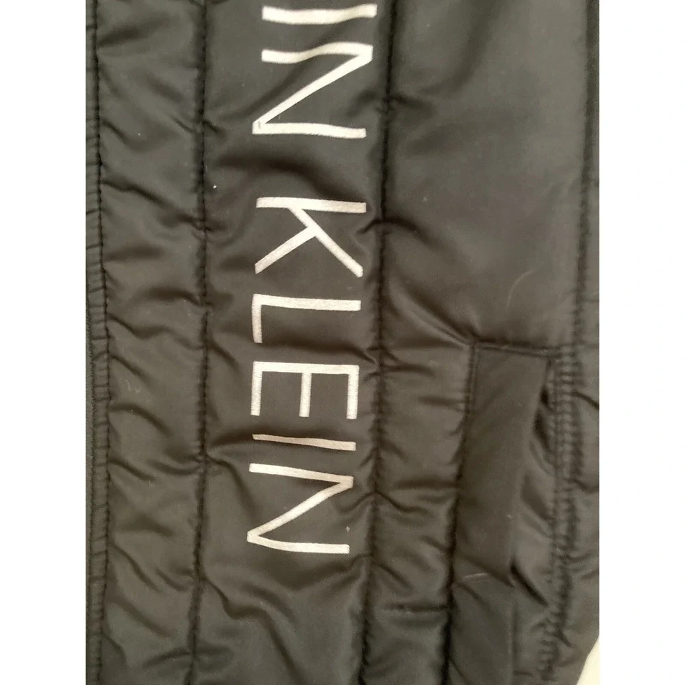 Calvin Klein Girls Size 6 Black Puffer Vest‎ SleeveLess Logo